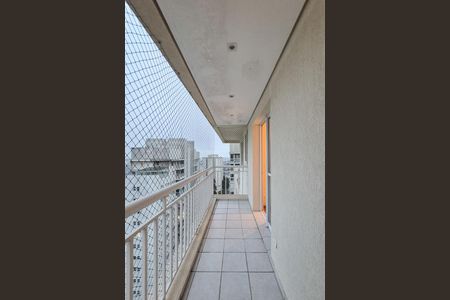 Apartamento à venda com 198m², 3 quartos e 3 vagas Apartamento à venda com 198m², 3 quartos e 3 vagasVaranda Suíte 2