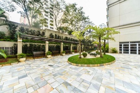 Apartamento à venda com 198m², 3 quartos e 3 vagas Apartamento à venda com 198m², 3 quartos e 3 vagasÁrea comum