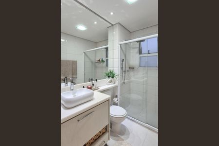Apartamento à venda com 198m², 3 quartos e 3 vagas Apartamento à venda com 198m², 3 quartos e 3 vagasBanheiro da Suíte 1