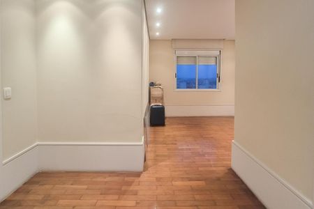 Apartamento à venda com 198m², 3 quartos e 3 vagas Apartamento à venda com 198m², 3 quartos e 3 vagasSuíte 3
