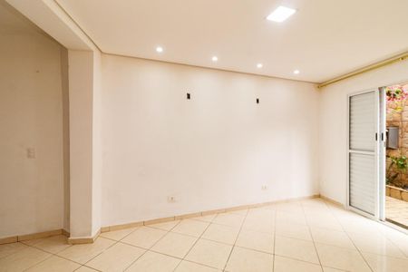 Casa para alugar com 140m², 3 quartos e 2 vagas Casa para alugar com 140m², 3 quartos e 2 vagasSala