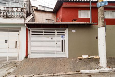Casa para alugar com 140m², 3 quartos e 2 vagas Casa para alugar com 140m², 3 quartos e 2 vagasFachada com Plaquinha KQAP-195