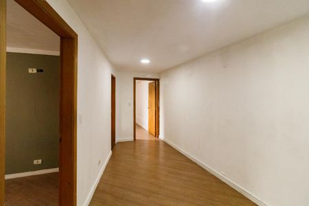 Casa para alugar com 140m², 3 quartos e 2 vagas Casa para alugar com 140m², 3 quartos e 2 vagasCorredor dos quartos