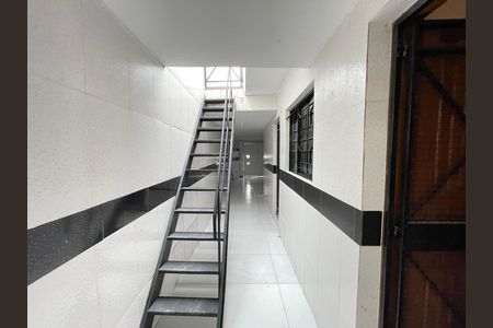 Casa para alugar com 120m², 3 quartos e 1 vaga Casa para alugar com 120m², 3 quartos e 1 vagaCorredor lateral