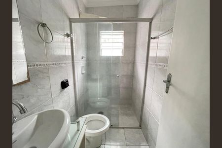 Casa para alugar com 120m², 3 quartos e 1 vaga Casa para alugar com 120m², 3 quartos e 1 vagaBanheiro 2