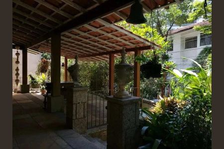 Casa à venda com 386m², 4 quartos e 2 vagas