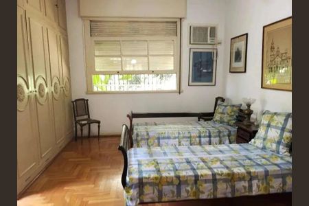 Casa à venda com 386m², 4 quartos e 2 vagas