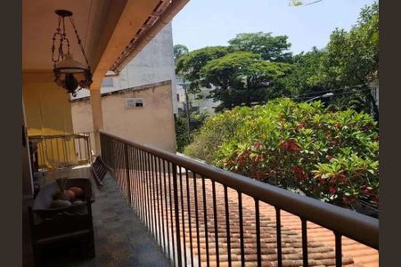 Casa à venda com 386m², 4 quartos e 2 vagas