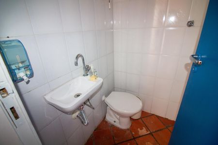 Casa para alugar com 180m², 2 quartos e 2 vagasBanheiro de Serviço