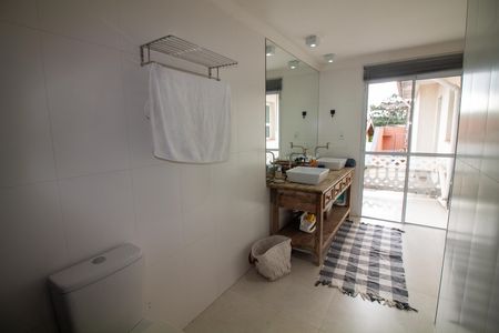 Casa para alugar com 180m², 2 quartos e 2 vagasBanheiro da Suíte
