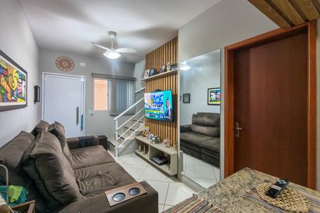 Sala de casa de condomínio para alugar com 2 quartos, 67m² em Nova Mirim, Praia Grande