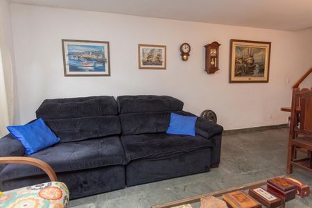 Casa à venda com 168m², 3 quartos e 2 vagasSala