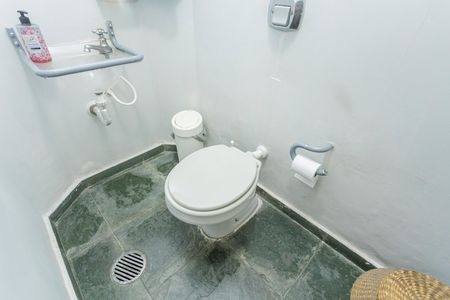 Casa à venda com 168m², 3 quartos e 2 vagasLavabo