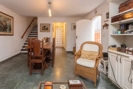 Casa à venda com 168m², 3 quartos e 2 vagasSala