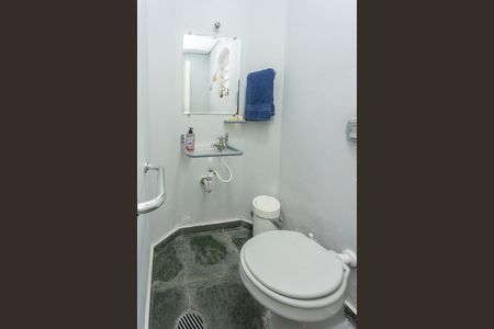 Casa à venda com 168m², 3 quartos e 2 vagasLavabo