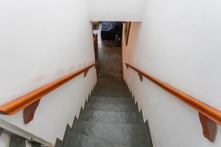 Casa à venda com 168m², 3 quartos e 2 vagasEscada