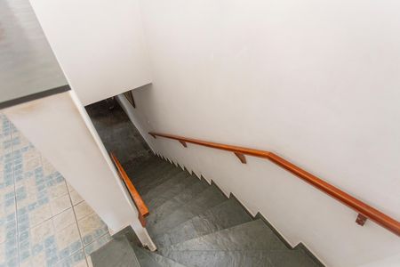 Casa à venda com 168m², 3 quartos e 2 vagasEscada