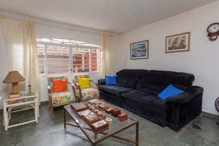 Casa à venda com 168m², 3 quartos e 2 vagasSala