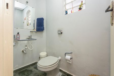 Casa à venda com 168m², 3 quartos e 2 vagasLavabo