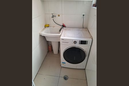 Apartamento à venda com 42m², 2 quartos e 1 vaga Apartamento à venda com 42m², 2 quartos e 1 vagaÁrea de serviço