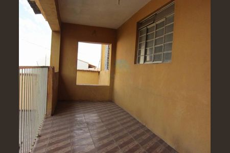 Casa à venda com 212m², 3 quartos e 4 vagasFoto 04