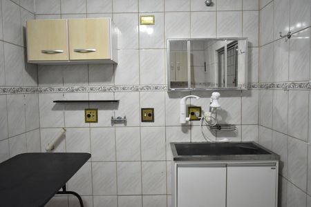Casa à venda com 150m², 3 quartos e 2 vagasLavanderia 1