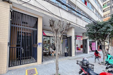 Studio à venda com 34m², 1 quarto e sem vaga Studio à venda com 34m², 1 quarto e sem vagaFachada