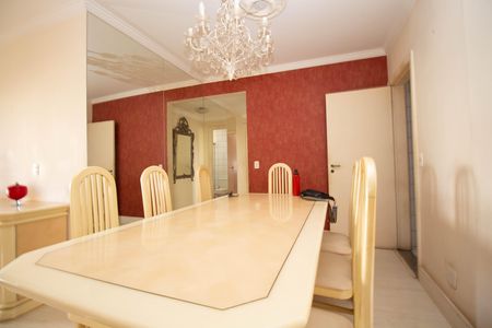 Apartamento à venda com 123m², 3 quartos e 2 vagas Apartamento à venda com 123m², 3 quartos e 2 vagasSala