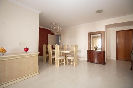 Apartamento à venda com 123m², 3 quartos e 2 vagas Apartamento à venda com 123m², 3 quartos e 2 vagasSala