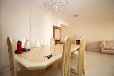 Apartamento à venda com 123m², 3 quartos e 2 vagas Apartamento à venda com 123m², 3 quartos e 2 vagasSala