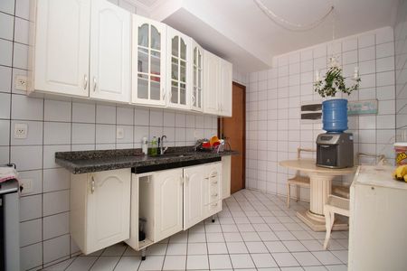 Apartamento à venda com 123m², 3 quartos e 2 vagas Apartamento à venda com 123m², 3 quartos e 2 vagasCozinha e Área de Serviço