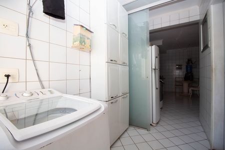 Apartamento à venda com 123m², 3 quartos e 2 vagas Apartamento à venda com 123m², 3 quartos e 2 vagasCozinha e Área de Serviço