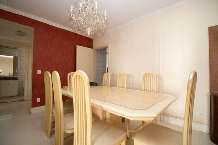 Apartamento à venda com 123m², 3 quartos e 2 vagas Apartamento à venda com 123m², 3 quartos e 2 vagasSala