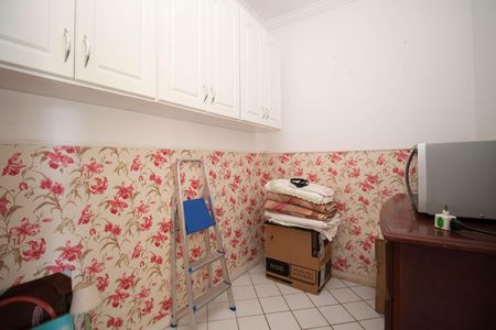 Apartamento à venda com 123m², 3 quartos e 2 vagas Apartamento à venda com 123m², 3 quartos e 2 vagasQuarto de Serviço