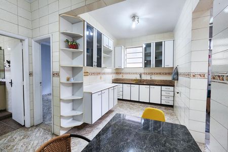 Apartamento para alugar com 140m², 4 quartos e sem vaga Apartamento para alugar com 140m², 4 quartos e sem vagaCozinha