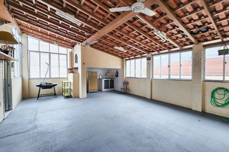 Apartamento para alugar com 140m², 4 quartos e sem vaga Apartamento para alugar com 140m², 4 quartos e sem vagaVaranda