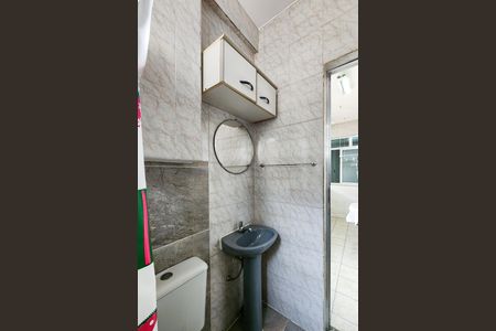 Apartamento para alugar com 140m², 4 quartos e sem vaga Apartamento para alugar com 140m², 4 quartos e sem vagaBanheiro de Serviço