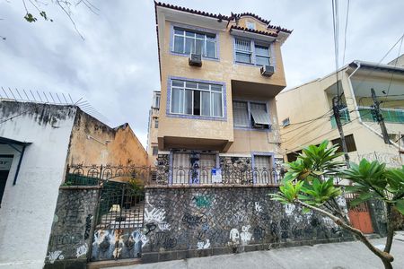 Apartamento para alugar com 140m², 4 quartos e sem vaga Apartamento para alugar com 140m², 4 quartos e sem vagaFachada