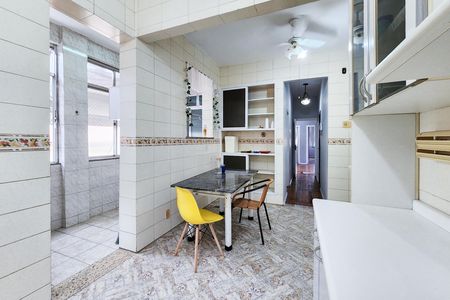Apartamento para alugar com 140m², 4 quartos e sem vaga Apartamento para alugar com 140m², 4 quartos e sem vagaCozinha