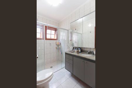 Casa para alugar com 250m², 4 quartos e 3 vagasBanheiro da suíte 1