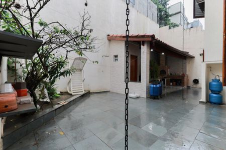 Casa para alugar com 250m², 4 quartos e 3 vagasQuintal e corredor externo