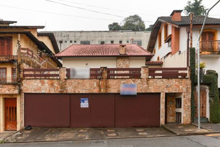 Casa para alugar com 250m², 4 quartos e 3 vagasFachada + plaquinha