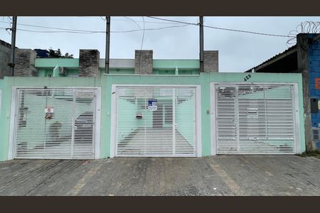 Casa para alugar com 100m², 2 quartos e 2 vagas Casa para alugar com 100m², 2 quartos e 2 vagasFachada + Placa