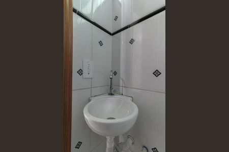 Casa para alugar com 100m², 2 quartos e 2 vagas Casa para alugar com 100m², 2 quartos e 2 vagasLavabo