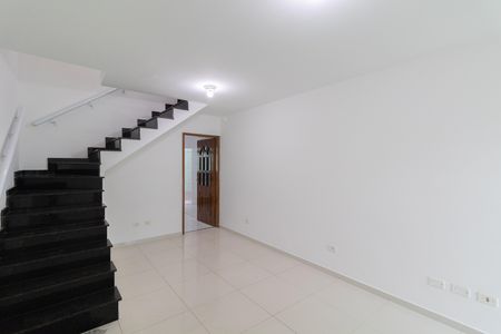 Casa para alugar com 100m², 2 quartos e 2 vagas Casa para alugar com 100m², 2 quartos e 2 vagasSala