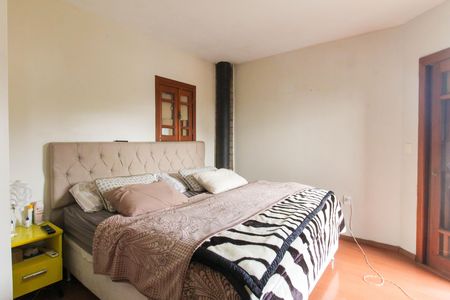 Casa à venda com 200m², 3 quartos e 3 vagas Casa à venda com 200m², 3 quartos e 3 vagasSuíte
