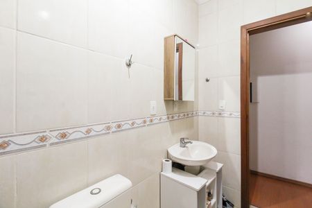 Casa à venda com 200m², 3 quartos e 3 vagas Casa à venda com 200m², 3 quartos e 3 vagasBanheiro