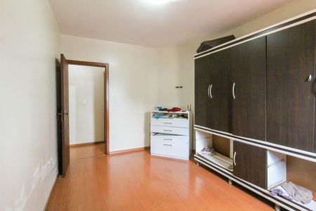 Casa à venda com 200m², 3 quartos e 3 vagas Casa à venda com 200m², 3 quartos e 3 vagasQuarto 2