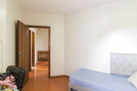 Casa à venda com 200m², 3 quartos e 3 vagas Casa à venda com 200m², 3 quartos e 3 vagasQuarto 1