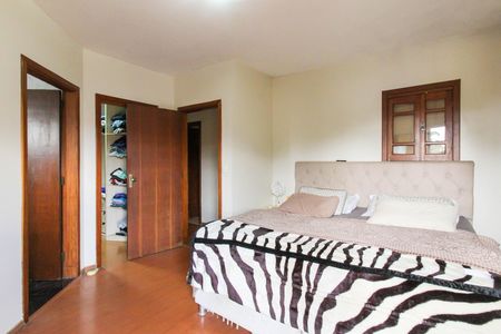 Casa à venda com 200m², 3 quartos e 3 vagas Casa à venda com 200m², 3 quartos e 3 vagasSuíte